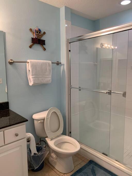 Gulf Coast Gold Private - 2bed, 2bath, Sleep 6, Across Street From Beach, Balcony Views Of Sunsets, & Gulf, Pool, Gym Apartamento *