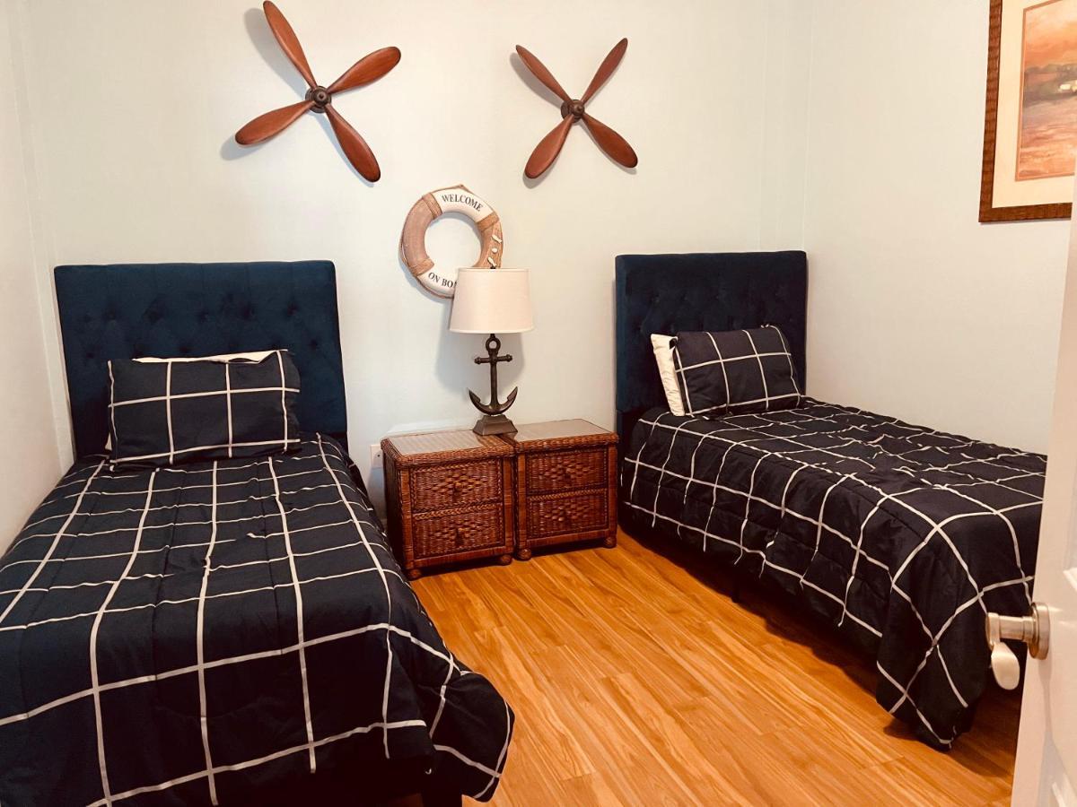Gulf Coast Gold Private - 2bed, 2bath, Sleep 6, Across Street From Beach, Balcony Views Of Sunsets, & Gulf, Pool, Gym Apartamento