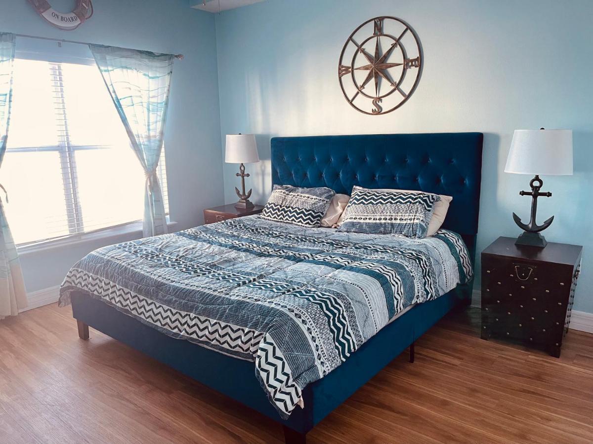 Gulf Coast Gold Private - 2bed, 2bath, Sleep 6, Across Street From Beach, Balcony Views Of Sunsets, & Gulf, Pool, Gym Apartamento St. Pete Beach